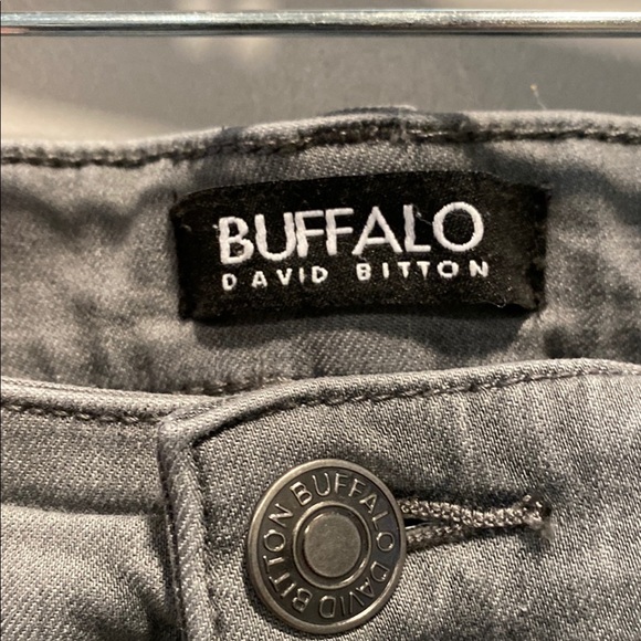 Buffalo David Bitton Aubrey Capri Skinny Jeans Size 6/28 Distressed - Picture 2 of 6